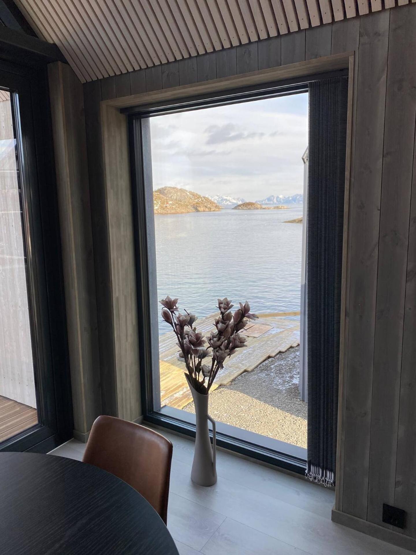 Ny Leilighet I Henningsvaer! Extérieur photo