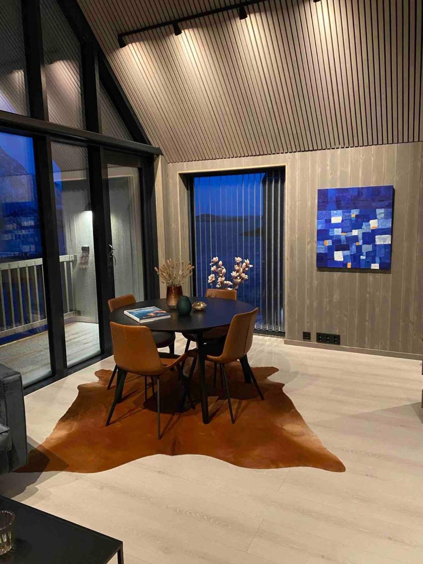Ny Leilighet I Henningsvaer! Extérieur photo