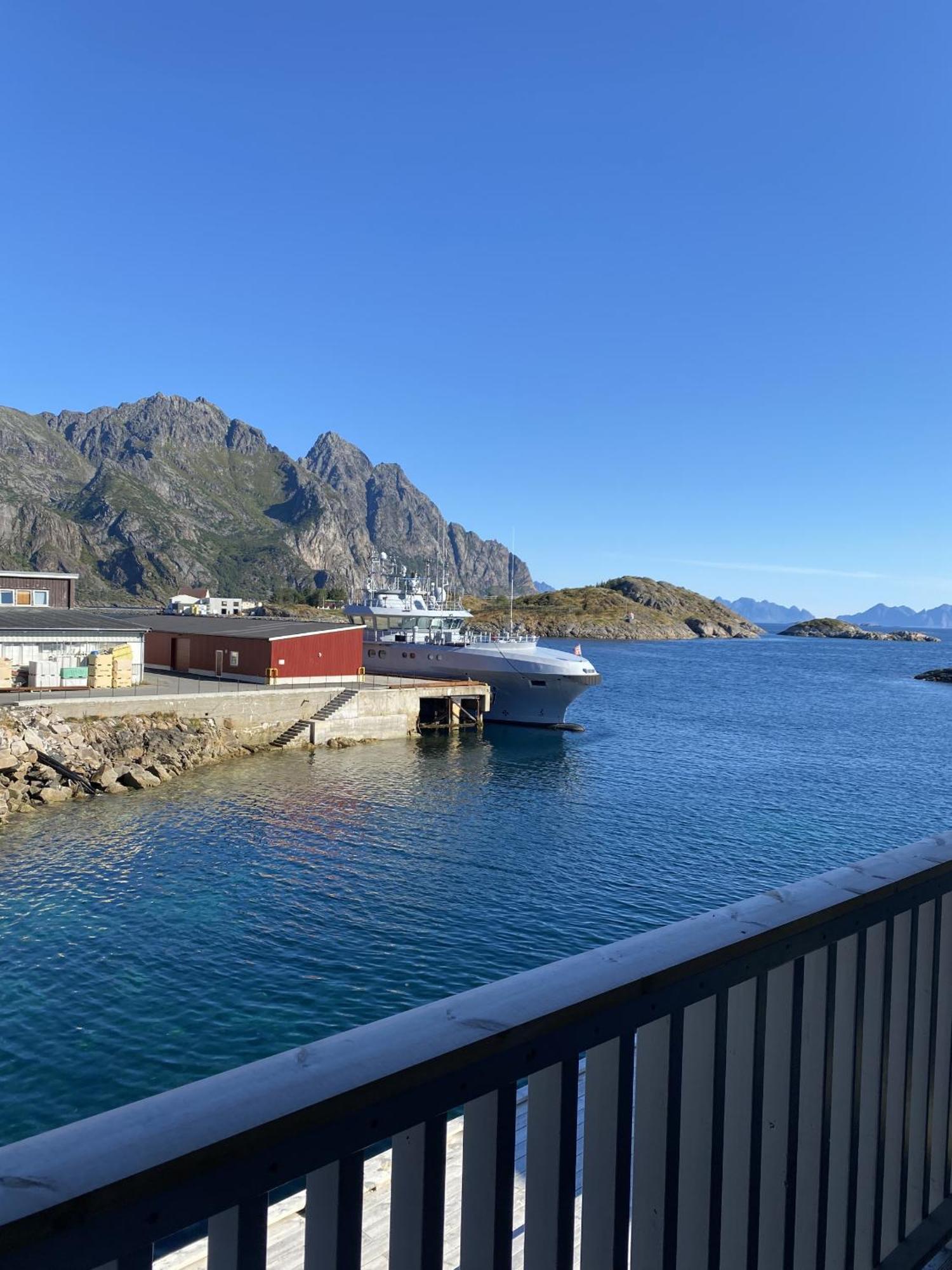 Ny Leilighet I Henningsvaer! Extérieur photo